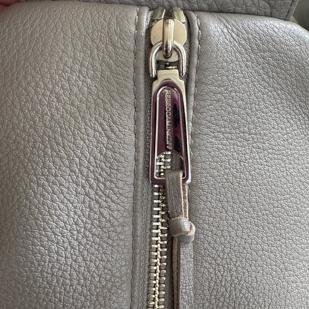 🩶🩶REBECCA MINKOFF SMALL JULIAN DOVE GREY PEBBLED LEATHER BACKPACK!🩶🩶 - Picture 5 of 8